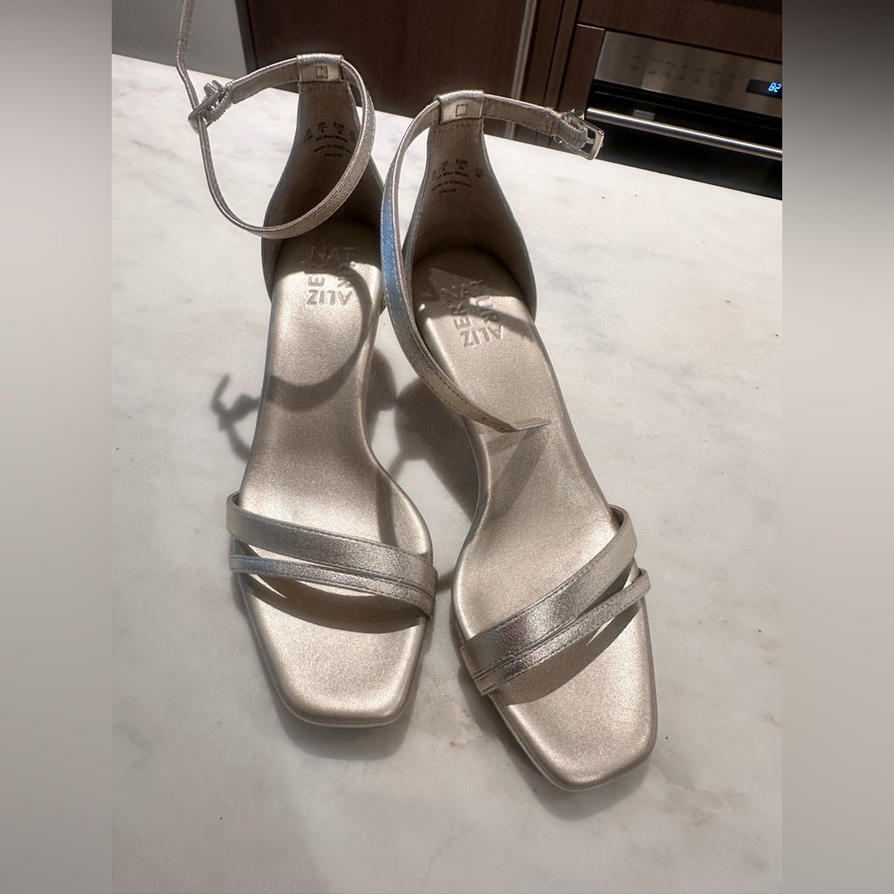 NWT Naturalizer WIDE Khloe Ankle Strap Sandal